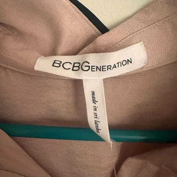 BCBGeneration rose smoke Blush Button-Down pajama top with Black Accents - Picture 5 of 12